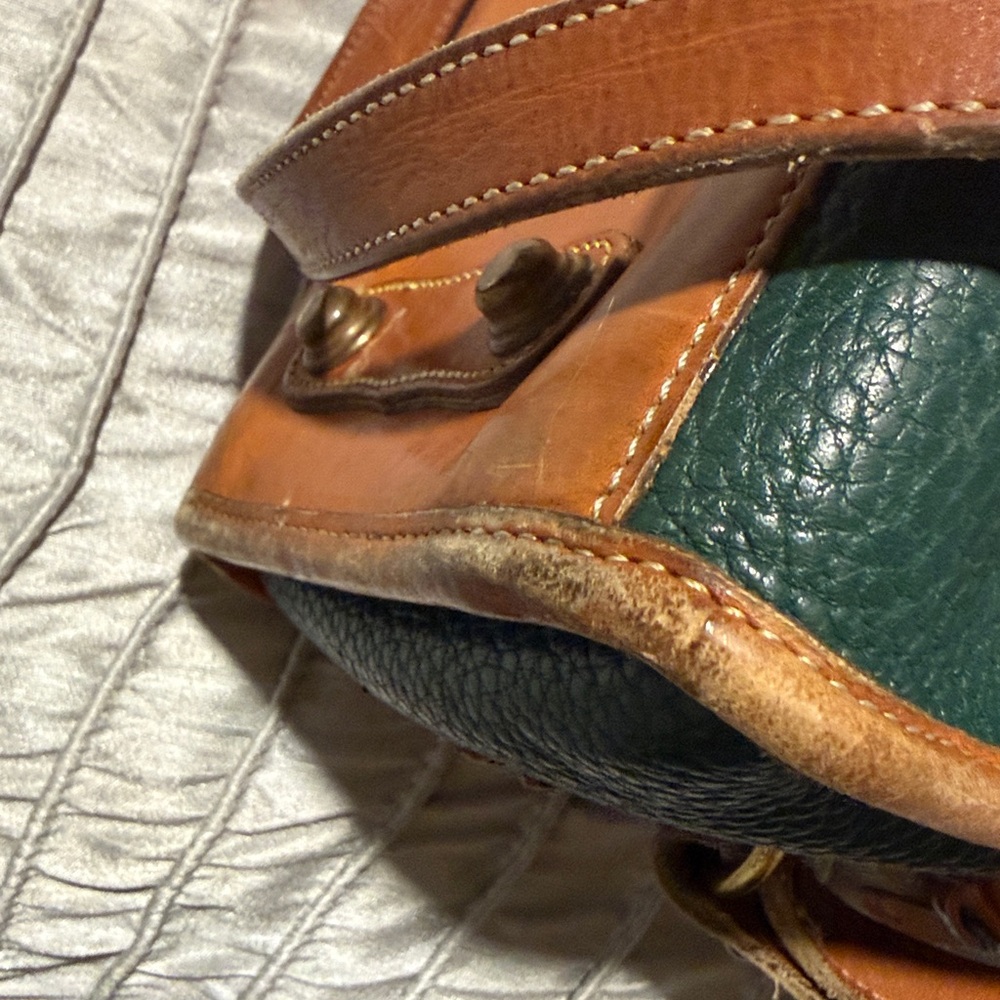 Classic Dooney & Bourke Green and Tan Shoulder Hand Bag - Picture 7 of 10